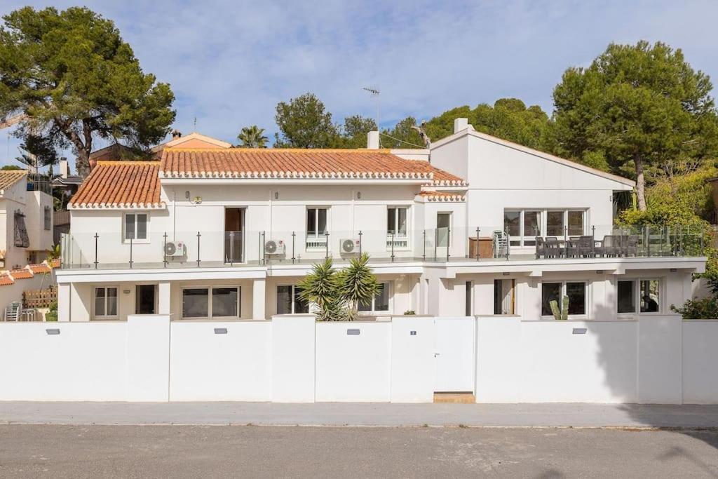 Entire Large Villa Next To Award-Winning Beach Campoamor Exterior photo