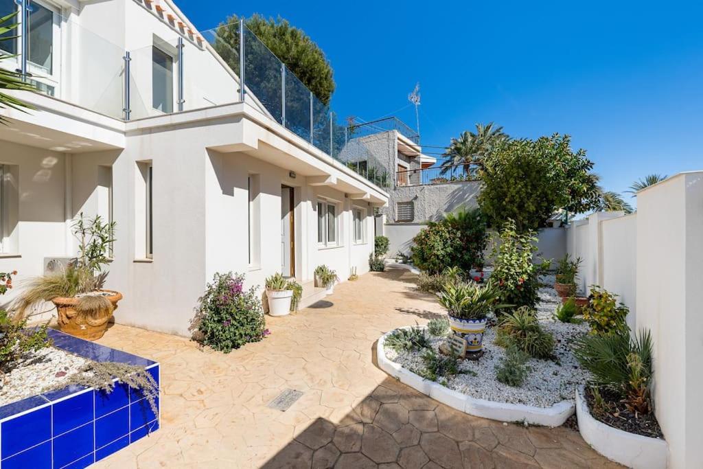 Entire Large Villa Next To Award-Winning Beach Campoamor Exterior photo